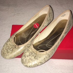 New Anne Klein flat shoes size 10